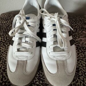 Women’s adidas Samba sneaker 8.5